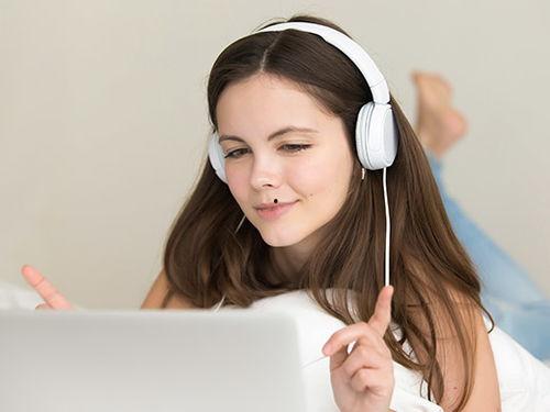 成人英语美女视频在线,探索成人英语美女视频的精彩世界