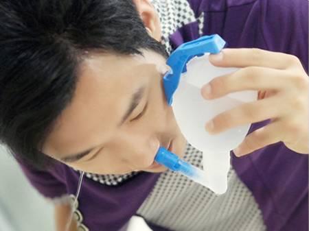 成人冲洗鼻腔原理视频,轻松掌握成人鼻腔清洁技巧